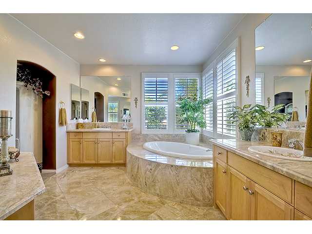 7463 Capstan Dr, Carlsbad, CA 92011 photo 9