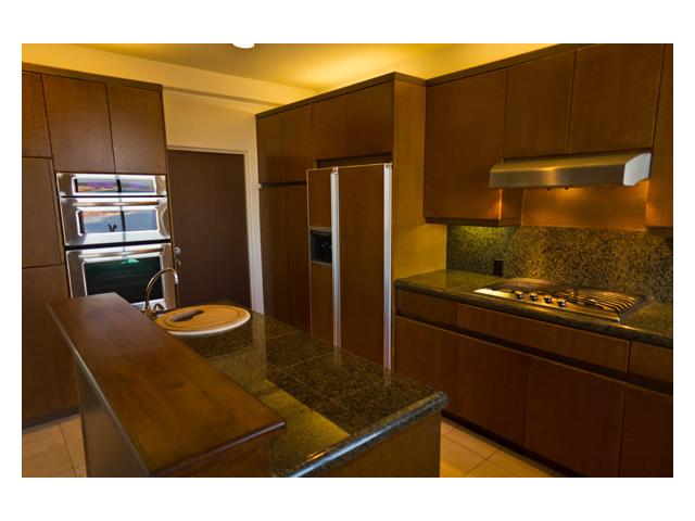 7407 Hillside Dr, La Jolla, CA 92037 photo 4