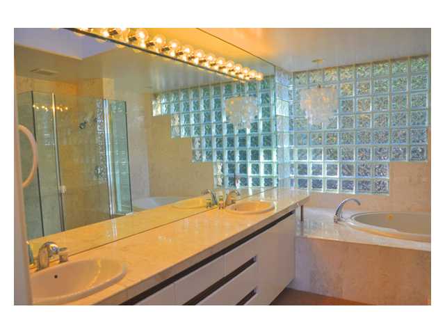 7407 Hillside Dr, La Jolla, CA 92037 photo 11
