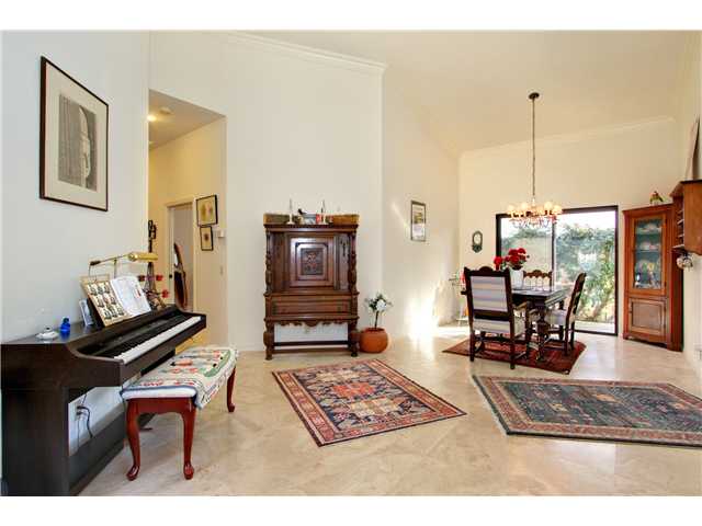 1085 Ridge Heights Dr, Fallbrook, CA 92028 photo 2