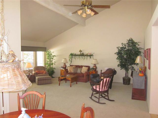 4750 Collinos Way, Oceanside, CA 92056 photo 2