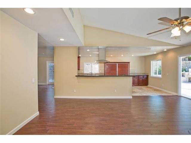 4568 Stratford Cir, Oceanside, CA 92056 photo 8