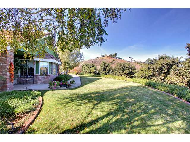 2507 Wilt Rd, Fallbrook, CA 92028 photo 2