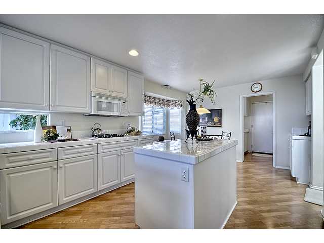 6048 Piros Way, Oceanside, CA 92056 photo 3