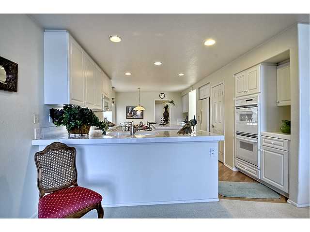 6048 Piros Way, Oceanside, CA 92056 photo 4
