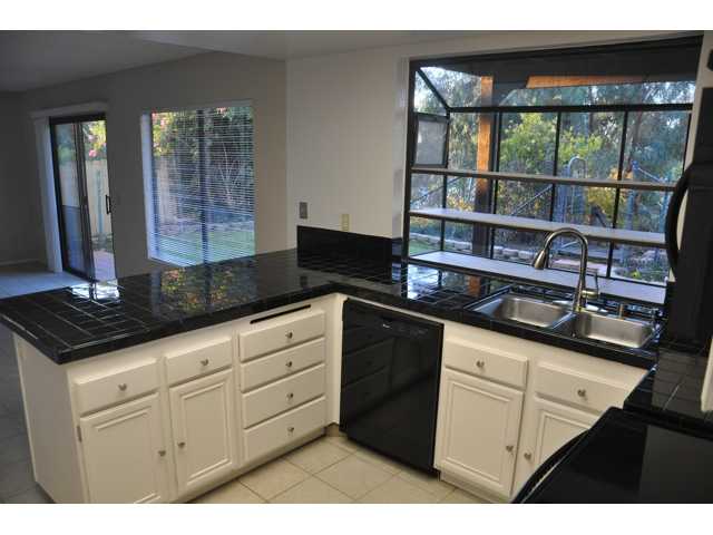 2899 Cottingham St, Oceanside, CA 92054 photo 2