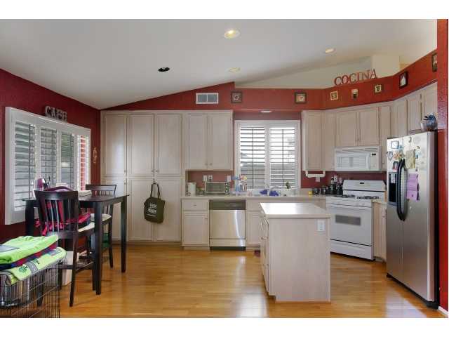 465 Lupine Way, Oceanside, CA 92057 photo 3