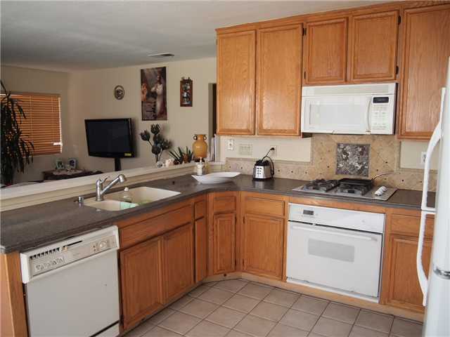 1025 Gallery Dr, Oceanside, CA 92057 photo 9