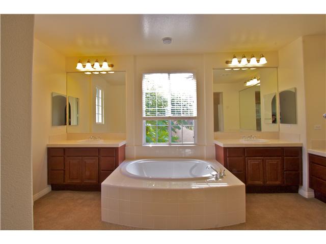 6650 Cabela Pl, Carlsbad, CA 92011 photo 14
