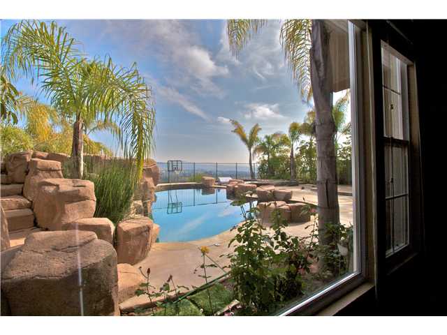 6650 Cabela Pl, Carlsbad, CA 92011 photo 3