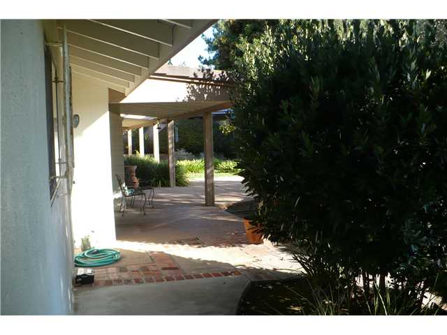 3435 Laketree Dr, Fallbrook, CA 92028 photo 4