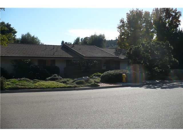 3435 Laketree Dr, Fallbrook, CA 92028 photo 2