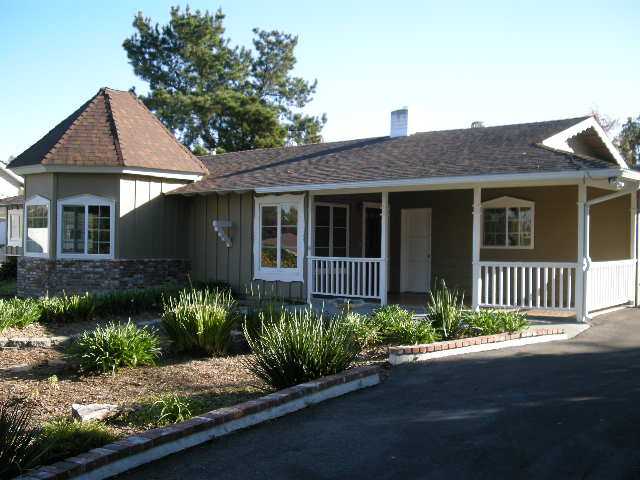 327 Sky Vista Way, Fallbrook, CA 92028 photo 2