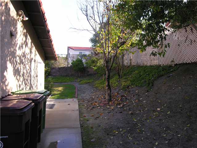 865 Granada Dr, Oceanside, CA 92056 photo 4