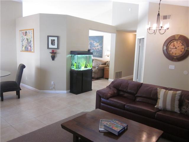 635 Creekside Ave, Oceanside, CA 92057 photo 8