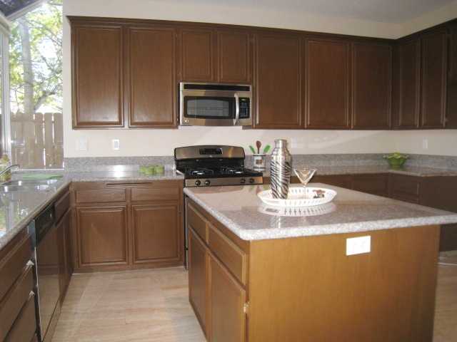 1005 Gallery Dr, Oceanside, CA 92057 photo 3