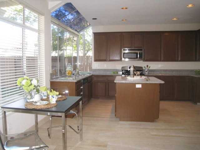 1005 Gallery Dr, Oceanside, CA 92057 photo 4