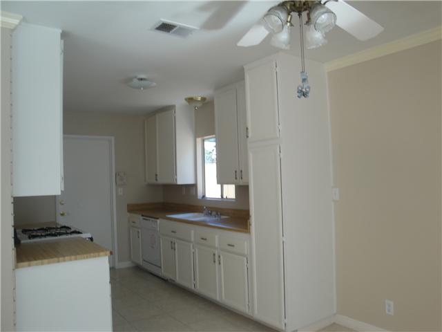 3867 Cameo Dr, Oceanside, CA 92056 photo 4