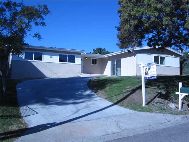 854 Maria Ave, Spring Valley, CA 91977 photo 2