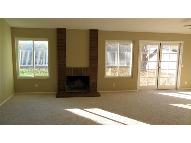 639 Hunter St, Oceanside, CA 92058 photo 2