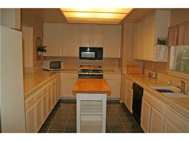 4560 Lambeth Ct, Carlsbad, CA 92010 photo 5