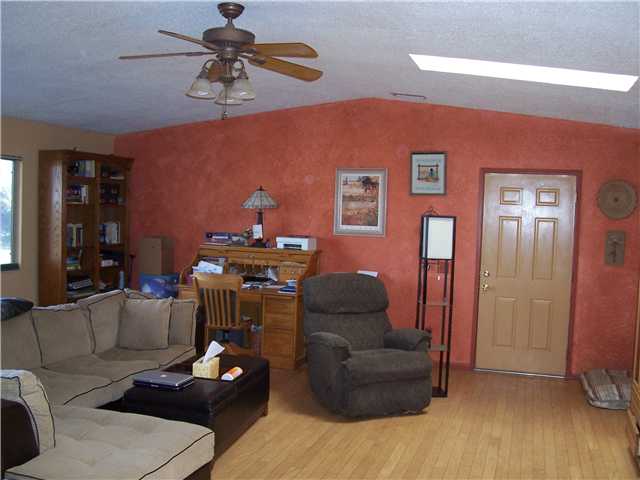 18325 Chablis Rd, Ramona, CA 92065 photo 2
