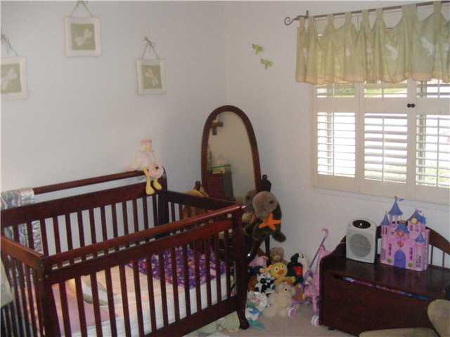 375 Roundtree Gln, Escondido, CA 92026 photo 3
