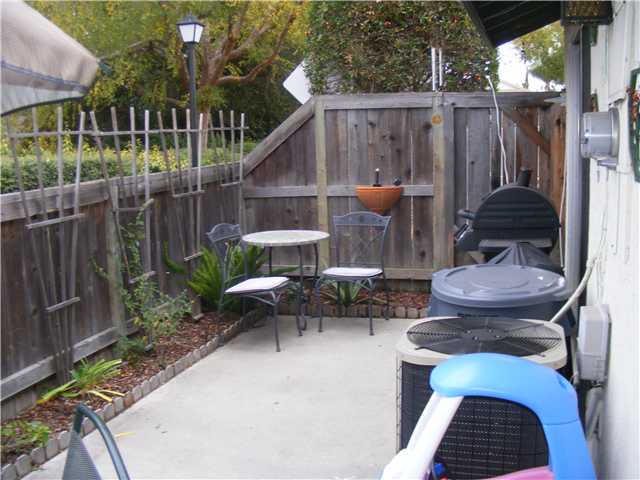 375 Roundtree Gln, Escondido, CA 92026 photo 8
