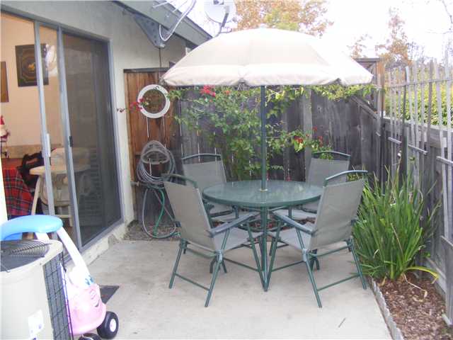 375 Roundtree Gln, Escondido, CA 92026 photo 9