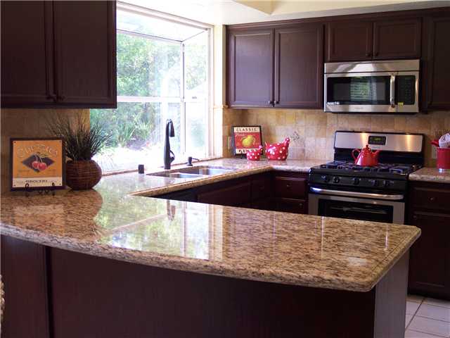 1621 Easter Pl, Escondido, CA 92029 photo 2