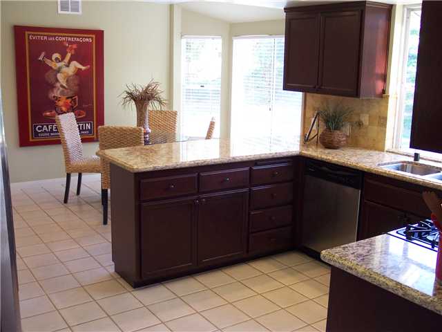 1621 Easter Pl, Escondido, CA 92029 photo 9