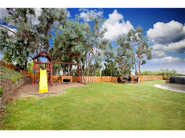 854 Granada Dr, Oceanside, CA 92056 photo 16