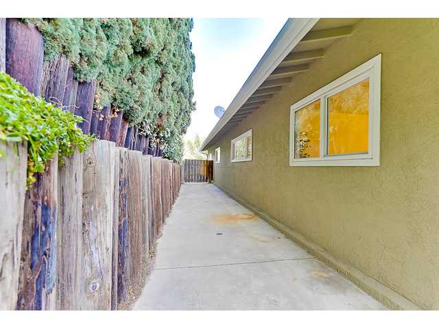 8576 Dobyns Dr, Santee, CA 92071 photo 18