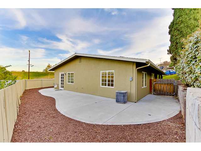 8576 Dobyns Dr, Santee, CA 92071 photo 16