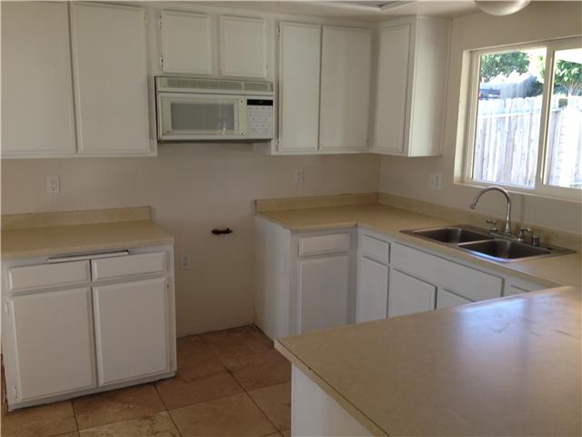 324 Nettleton Rd, Vista, CA 92083 photo 2