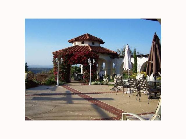 2128 Elevado Rd, Vista, CA 92084 photo 4