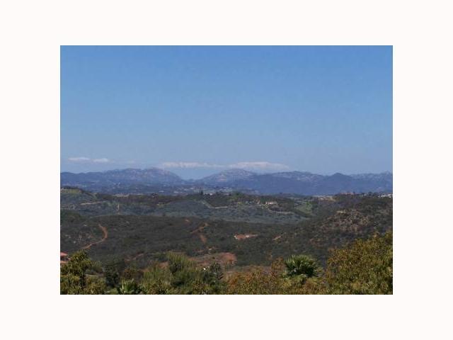 2128 Elevado Rd, Vista, CA 92084 photo 2