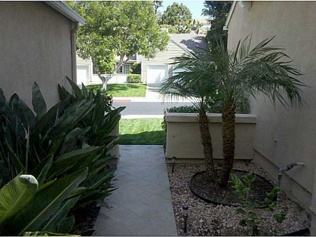 4559 Lambeth Ct, Carlsbad, CA 92010 photo 3