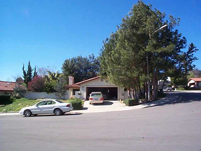 1042 Avenida Campana, Fallbrook, CA 92028 photo 1