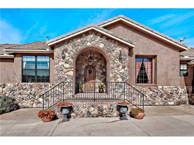 1559 Zutano Ln, Fallbrook, CA 92028 photo 2