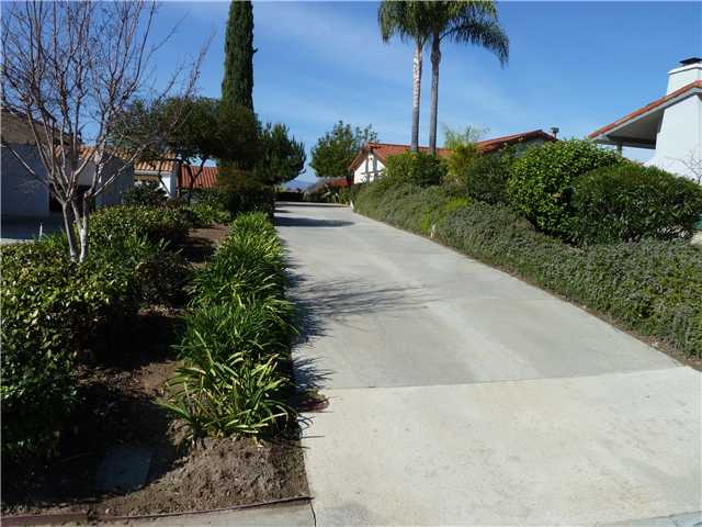 913 Ridge Heights Dr, Fallbrook, CA 92028 photo 2