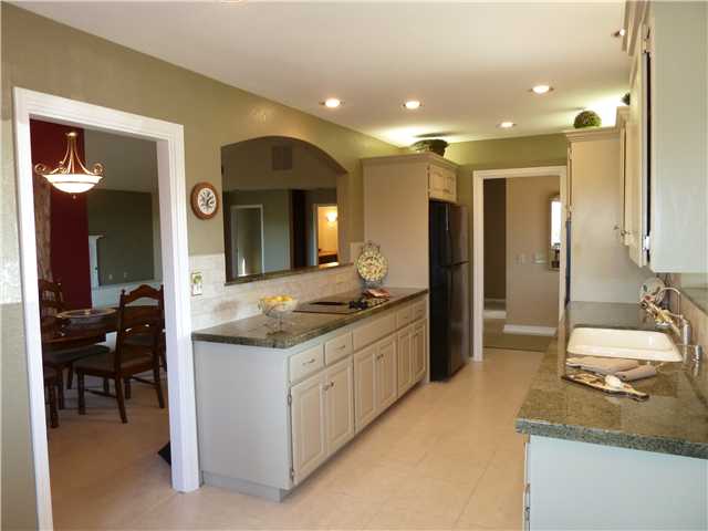 913 Ridge Heights Dr, Fallbrook, CA 92028 photo 8