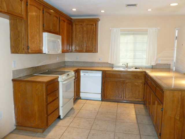 9925 Jeremy St, Santee, CA 92071 photo 2