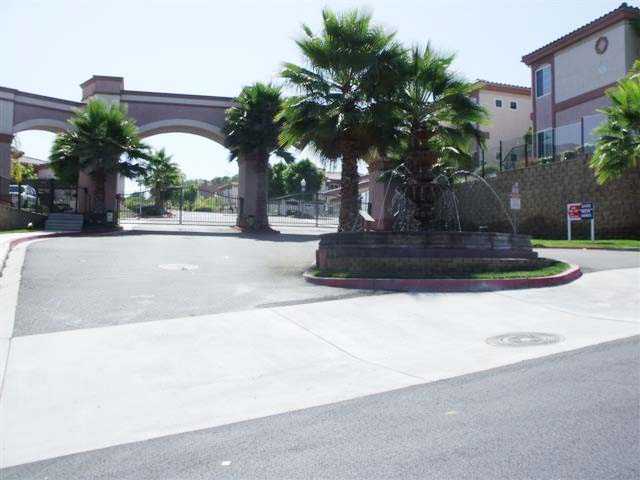 2708 Lake Pointe Dr #114, Spring Valley, CA 91977 photo 2