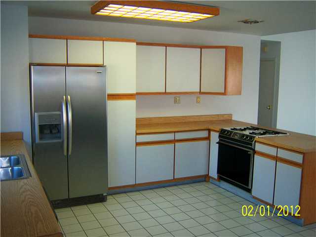 515 Gail Dr, Vista, CA 92084 photo 3