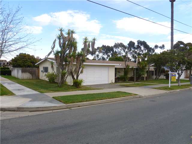 326 Grace St, Oceanside, CA 92054 photo 2