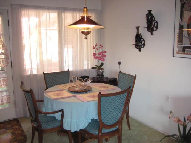 285 Hannalei Dr, Vista, CA 92083 photo 4
