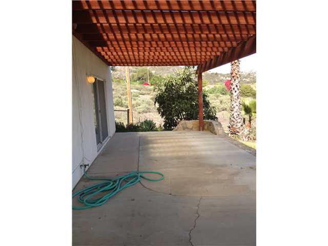 855 Rainbow Crest Rd, Fallbrook, CA 92028 photo 2