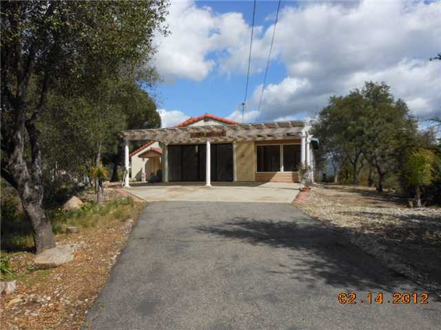 4027 Star Track Way, Fallbrook, CA 92028 photo 2