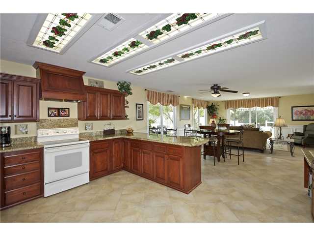 4577 Glen St, La Mesa, CA 91941 photo 7